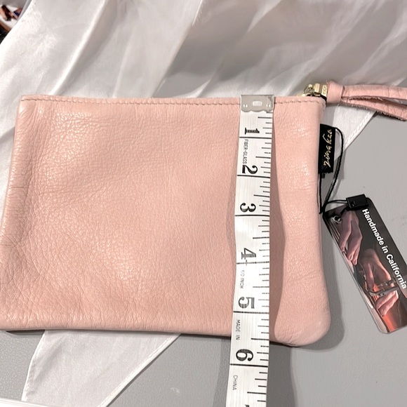 Zina Kao’The Soft Monroe’ Pale Pink Pebbled genuine Leather Zip Cosmetic Bag NWT - Picture 7 of 9